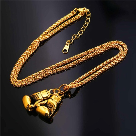 New 18K gold boxing glove necklace - Picture 2 of 4